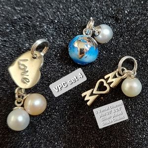 SET OF 3 VANTEL PEARLS CHARMS & 2 CHAINS